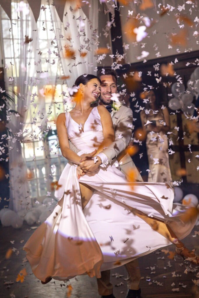 couple first dance wedding butterfly bluelens - Portfolio