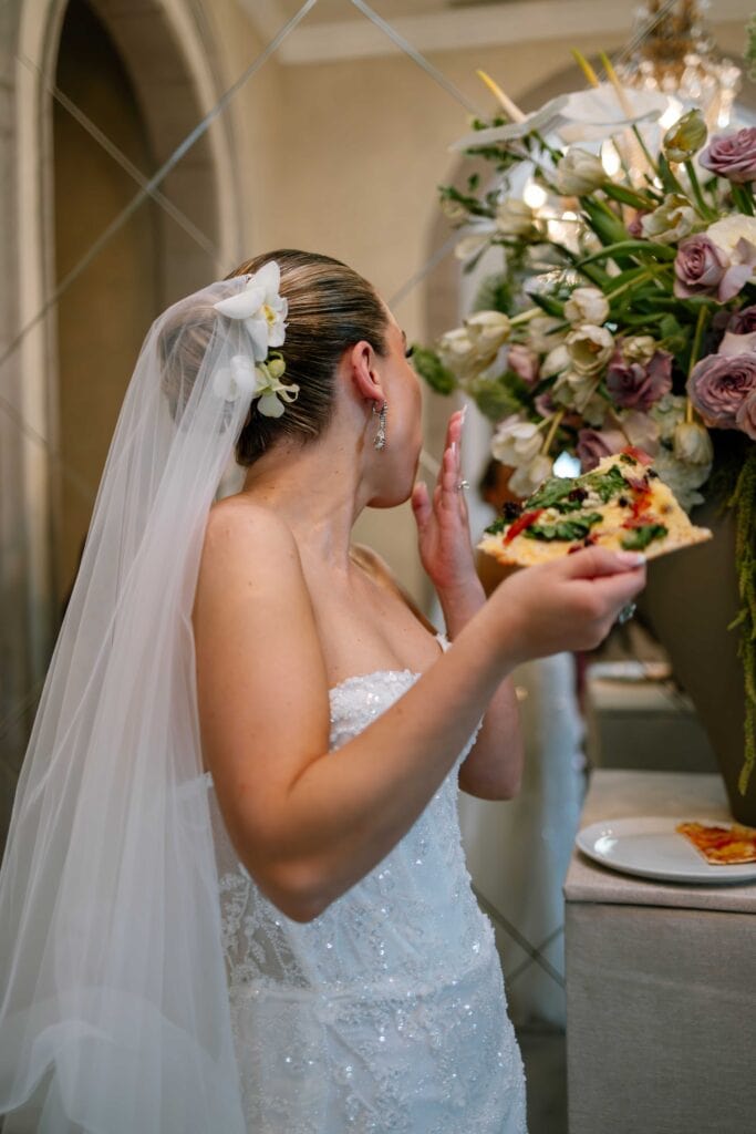 bride with pizza - Portfolio