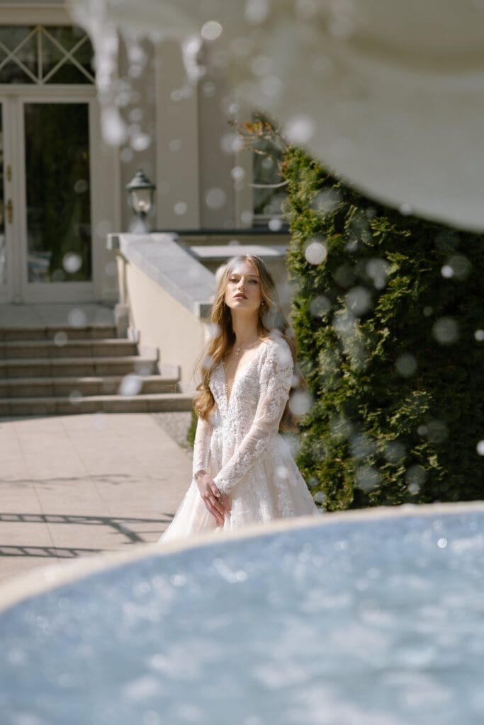 bride in the garden of Palac Balcerowo