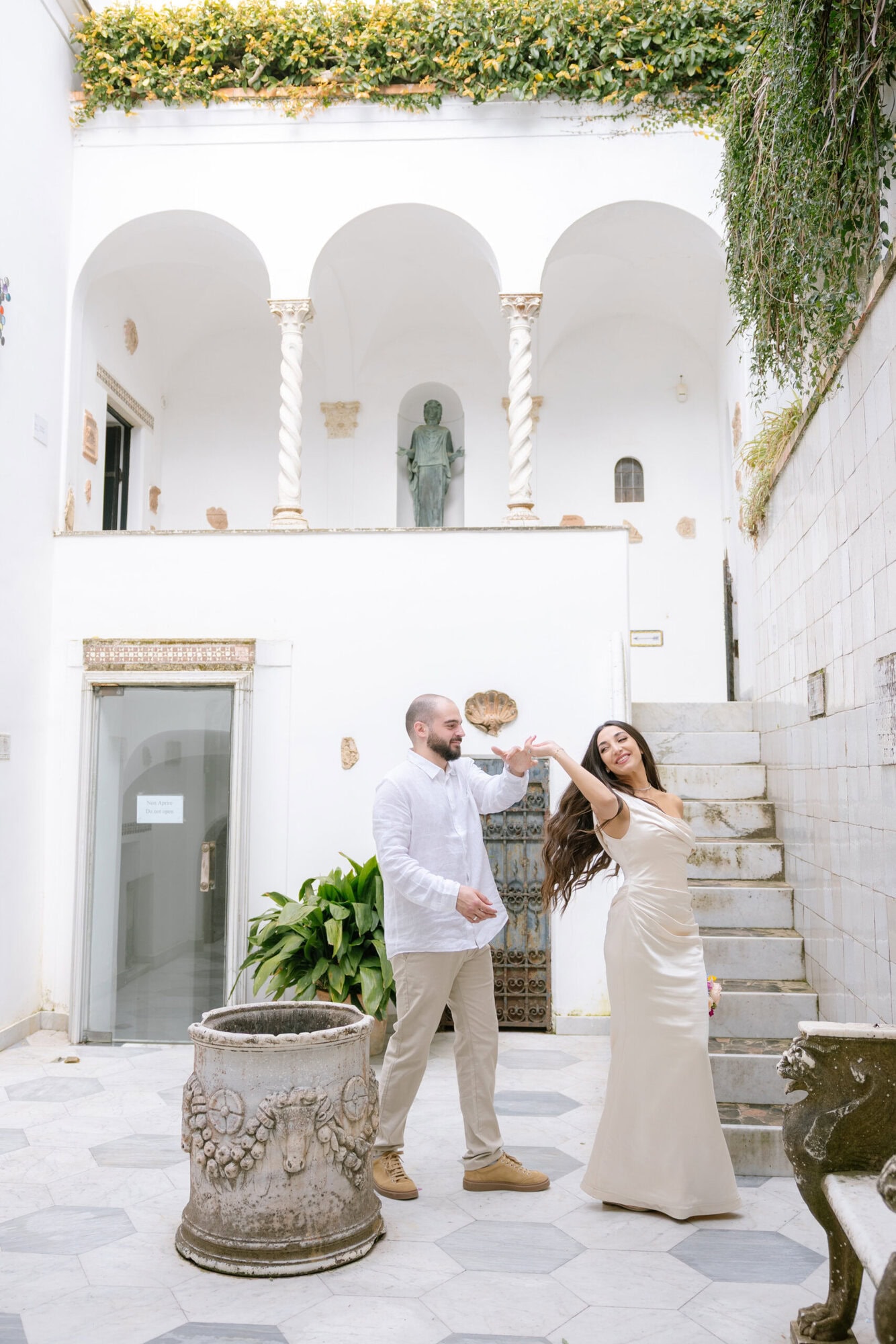 Engagement sesion in Capri in Villa San Michele