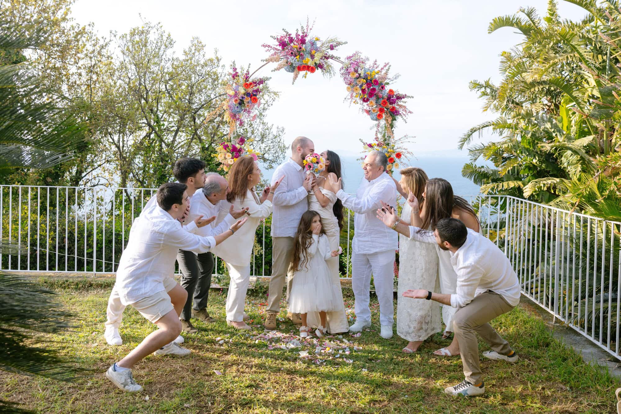 Engagement proposal ceremony in Capri Villa Bluelens photo