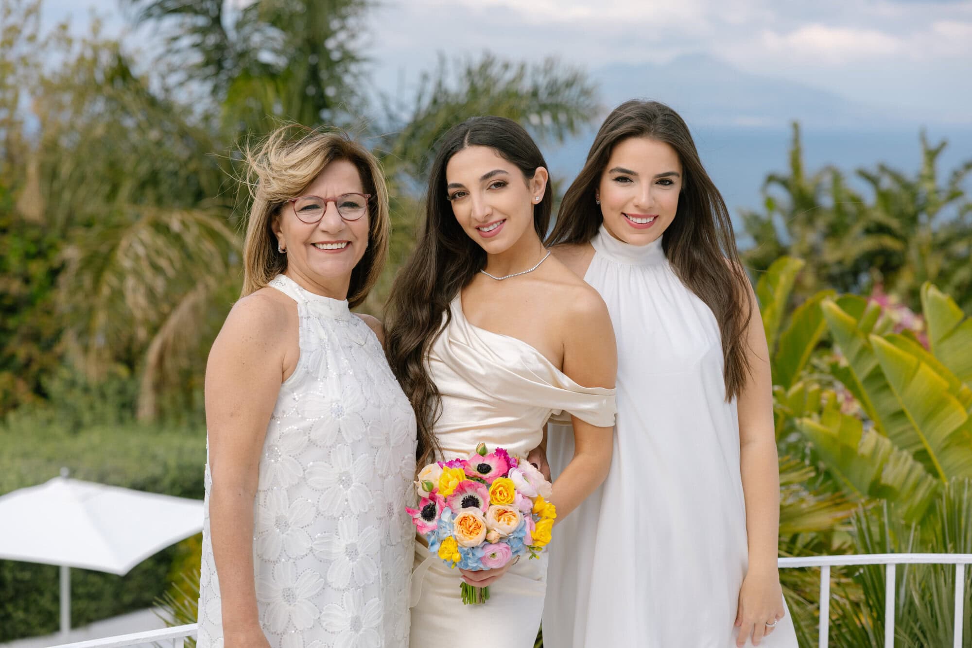 Engagement ceremony in Capri Villa Bluelens photo