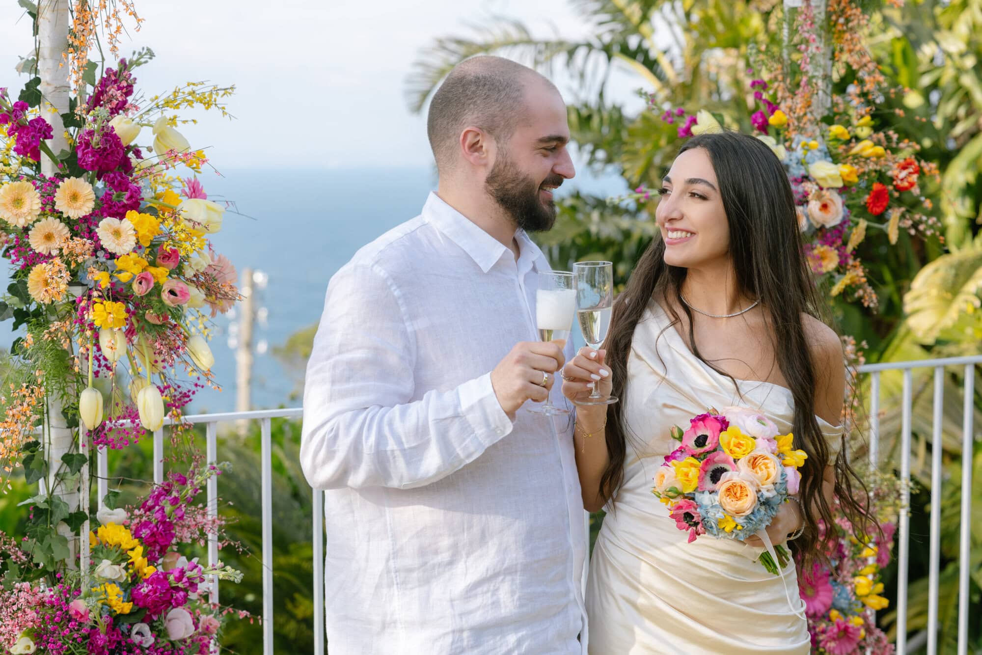 Engagement proposal ceremony in Capri Villa Bluelens photo