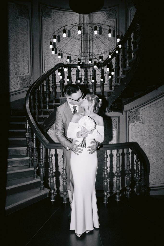 Elegant wedding session at The Times restaurant in Poznan