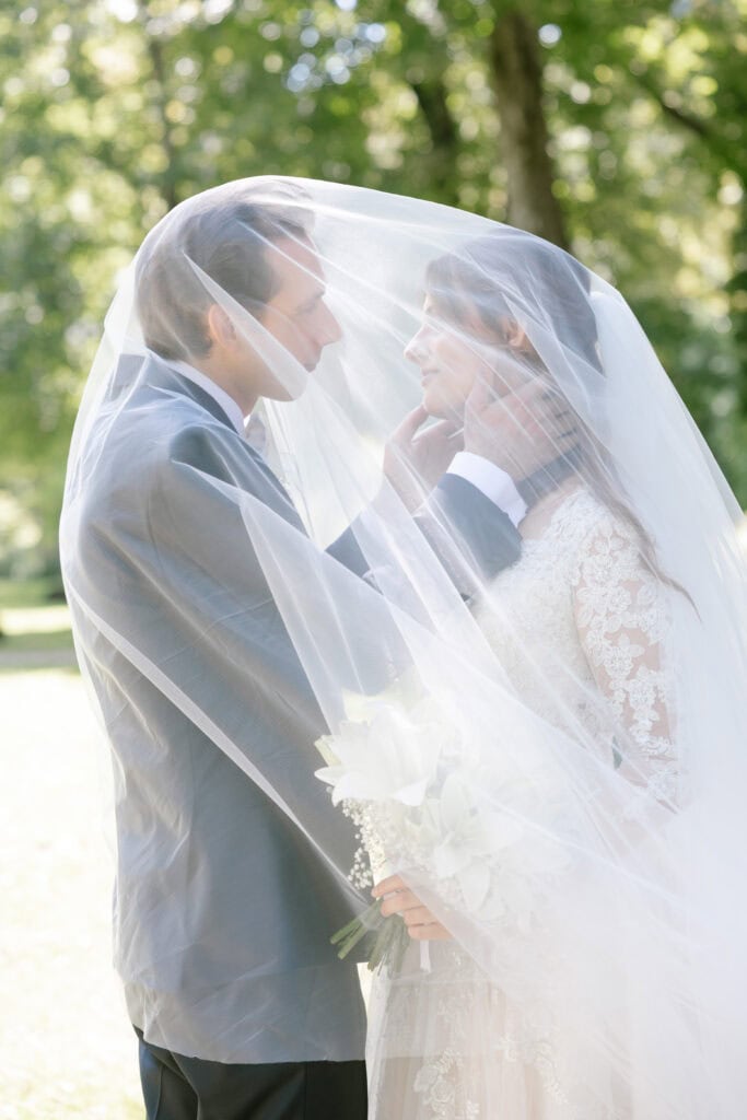 Bride First look international wedding venue Munich Kurhaus Bad Tölz