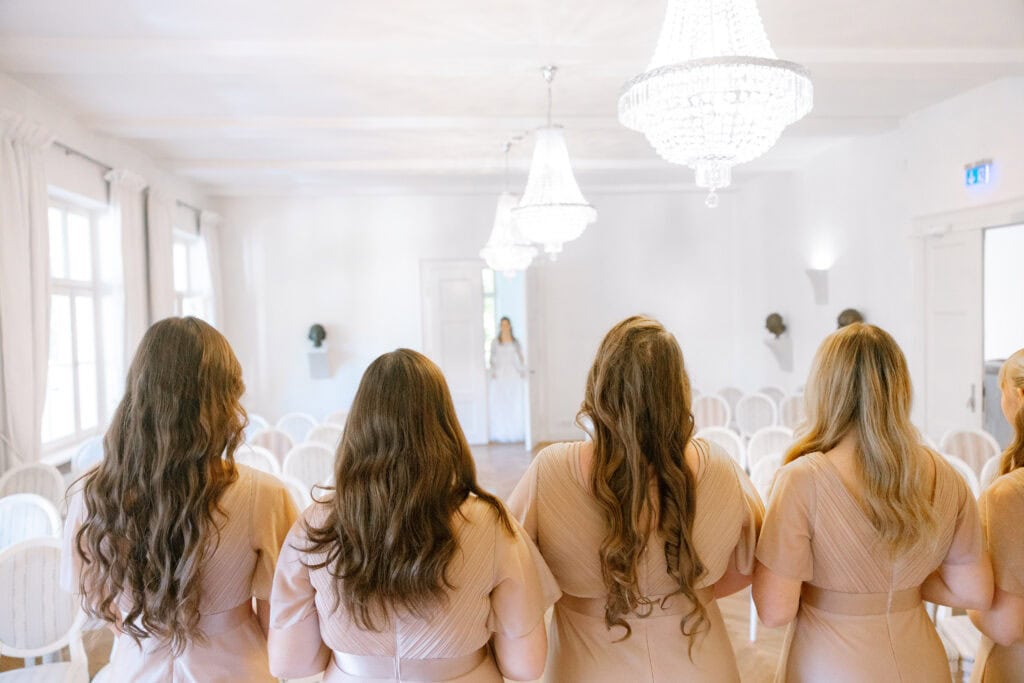 Bride First look international wedding venue Munich Kurhaus Bad Tölz
